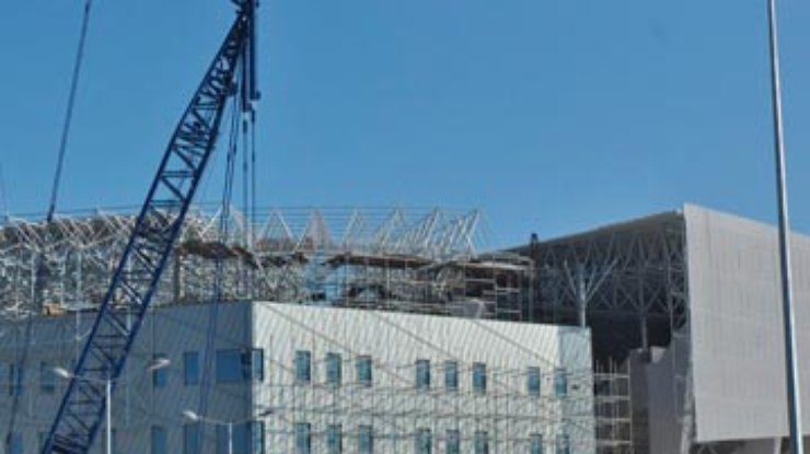 Львовский стадион будет с крышей до часу дня субботы