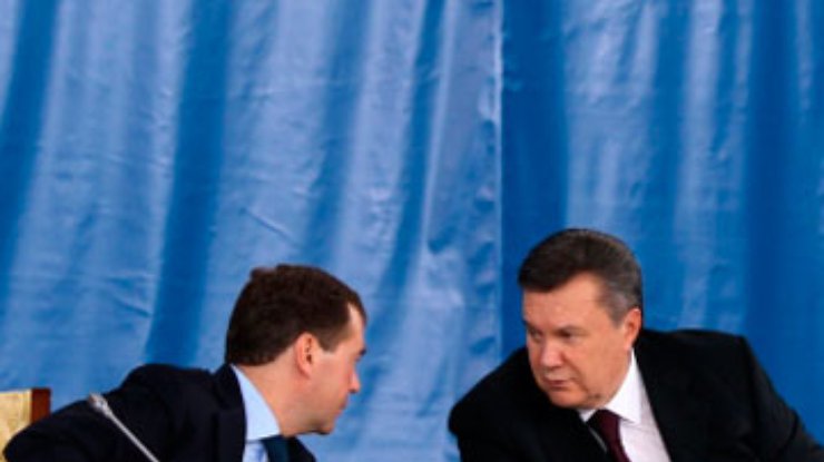 Янукович до нового года может слетать в Москву