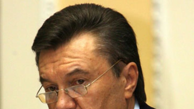 Янукович уволил Цимбалюка и Петрова из-за потери контроля