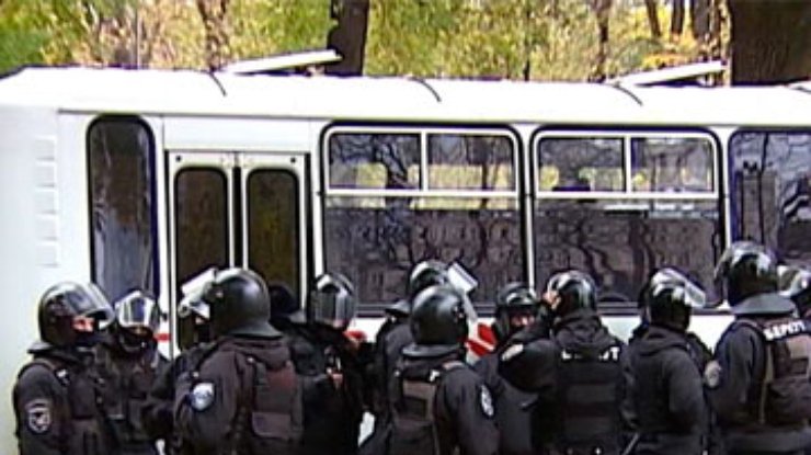 В милиции уверяют, что не мешают акции протеста возле Рады