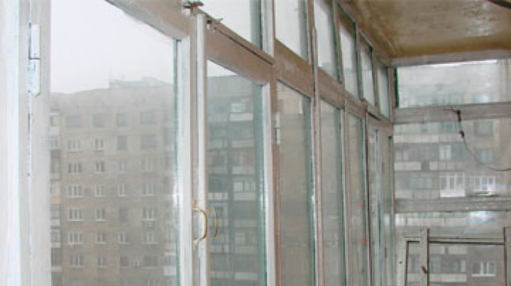 Янукович решил увеличить налог на балконы