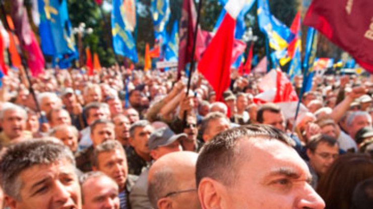 Общественные организации просят Януковича уйти