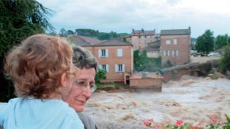 На юге Франции люди бегут от наводнения
