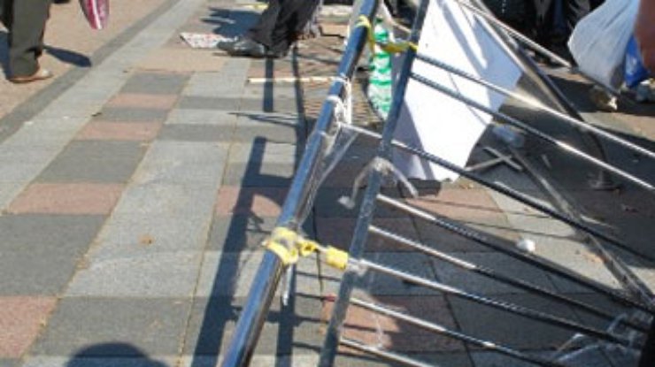 Киевские власти не давали разрешения на забор вокруг Рады