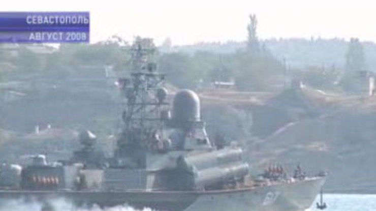 Азаров решил поднять российскому флоту арендную плату