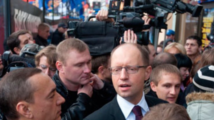 Яценюк позвал всех "мощных" оппозиционеров вместе идти на выборы