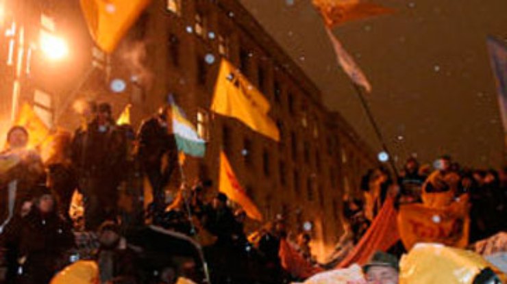 Президента Литвы просят не мешать украинцам выйти на Майдан