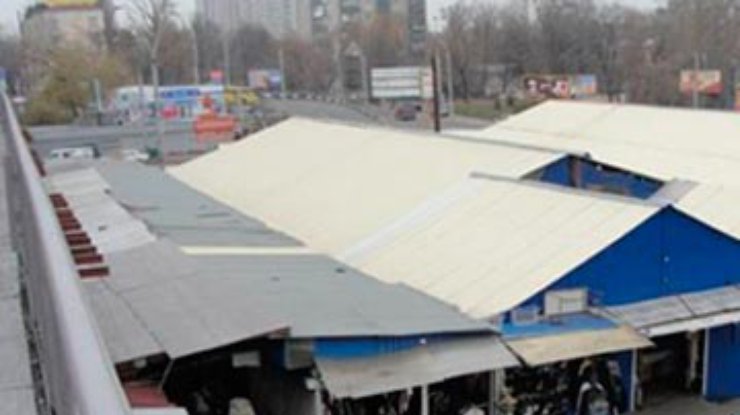 Прокуратура требует снести Шулявский рынок в Киеве