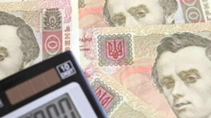 Средняя зарплата украинцев уменьшилась на 8 гривен