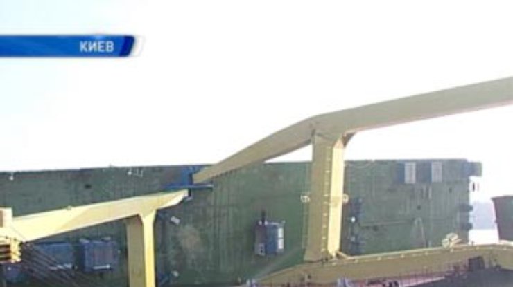 Азаров ускорит строительство Подольского моста в Киеве