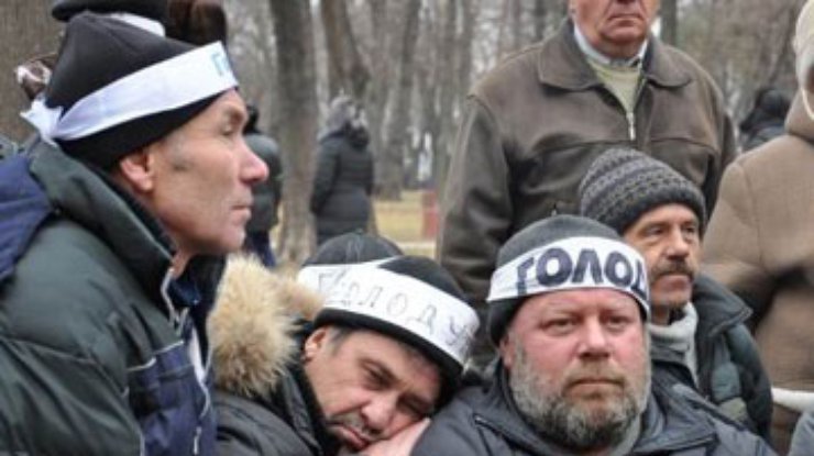 СМИ: Чернобыльцам разрешили протестовать под Кабмином