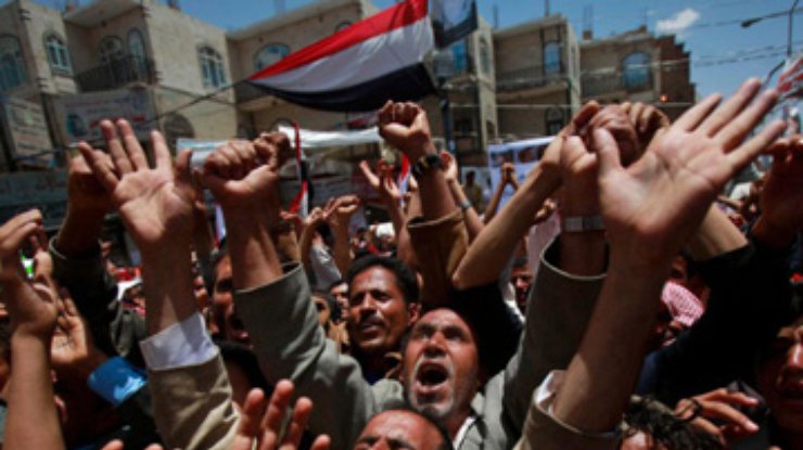 Йеменские демонстранты требуют судить Салеха