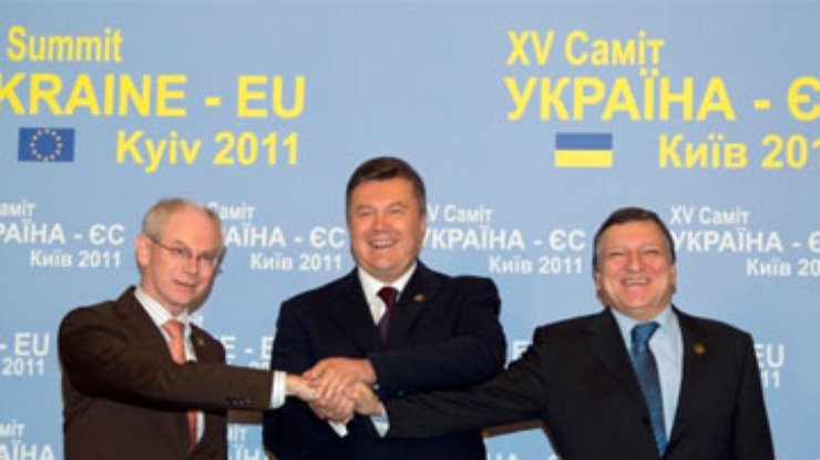 Янукович считает успешным саммит Украина-ЕС