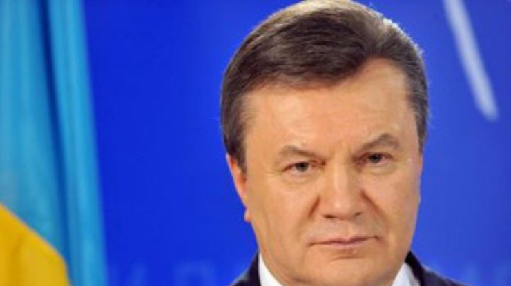 Янукович зажег главную новогоднюю елку Украины