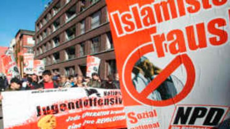 Власти Германии будут контролировать антиисламские сайты