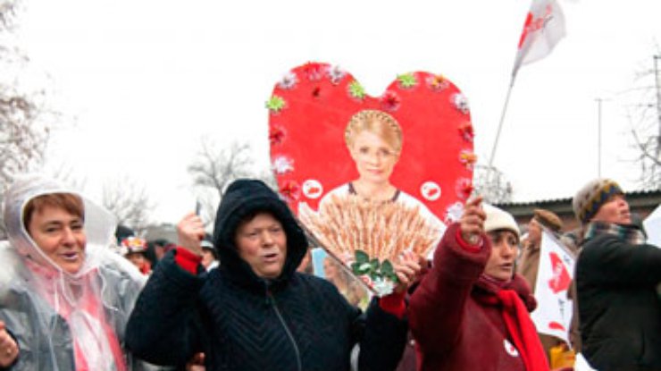 За освобождение Тимошенко под колонией помолились 200 человек