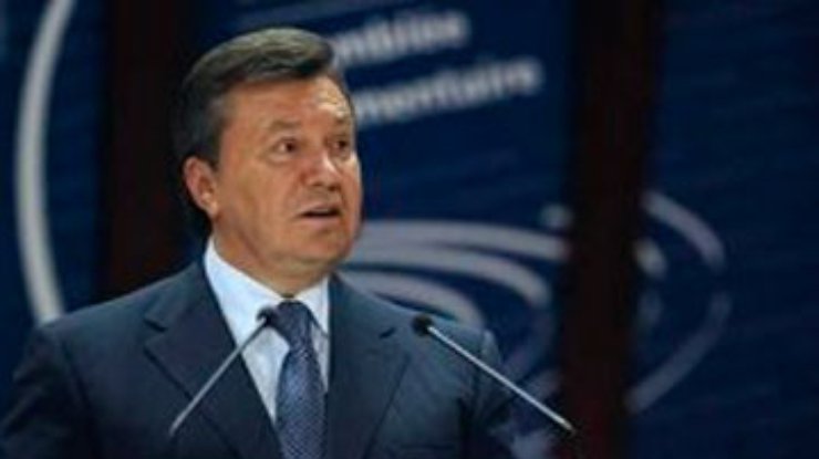 Янукович пообещал главе ПАСЕ развивать демократию