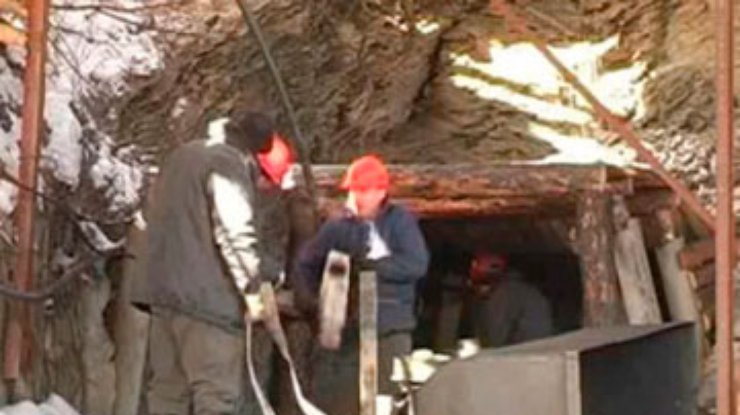 Пожар в луганской копанке потушили. Найдено тело погибшего горняка