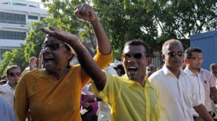 На Мальдивах полицейские и демонстранты не поделили центр столицы