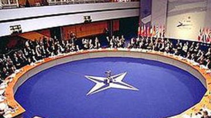 НАТО не собирается вмешиваться в ситуацию в Сирии