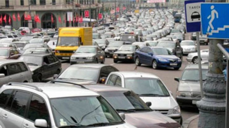 Москвичам разрешили бесплатно парковаться до 2014 года