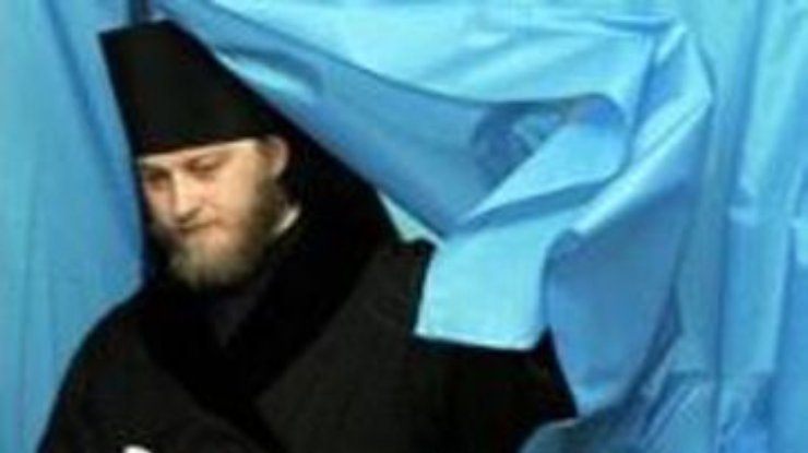 Российские священнки составили предвыборный молебен