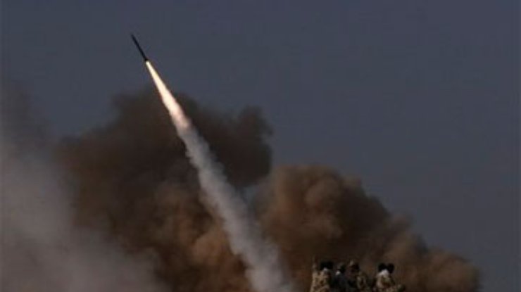 Иран начал военные учения под носом у инспекторов МАГАТЭ