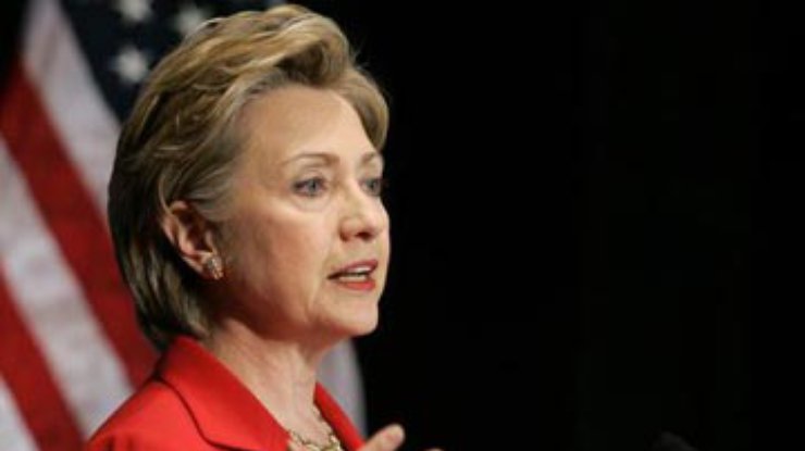Клинтон признала, что вмешиваться в сирийский конфликт опасно