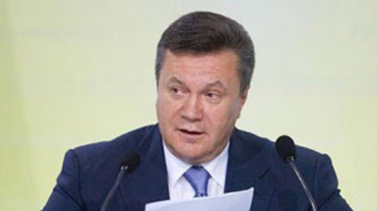 Янукович заявляет о сокращении госдолга