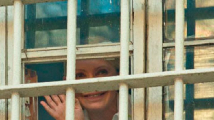 У Пшонки говорят, что лечение Тимошенко за границей не предусмотрено законами