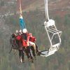 Швейцарские спасатели на вертолетах сняли с фуникулера 75 туристов