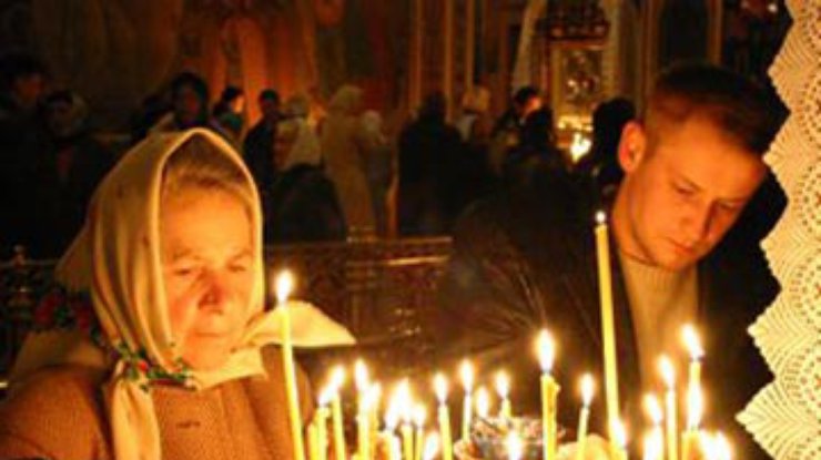 Почти все украинцы собираются на Пасху в церковь