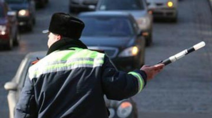 В Одессе водитель Porsche Cayene пытался отбиться от гаишников ножами