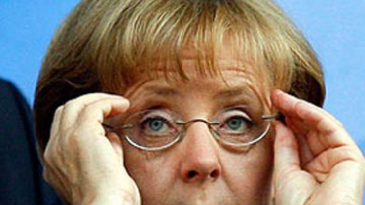 Меркель не смогла найти Берлин на карте мира