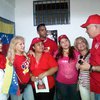 Уго Чавес подарил дом трехмиллионному подписчику своего микроблога
