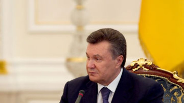 Янукович ветировал нашумевший закон о регистрации места пребывания
