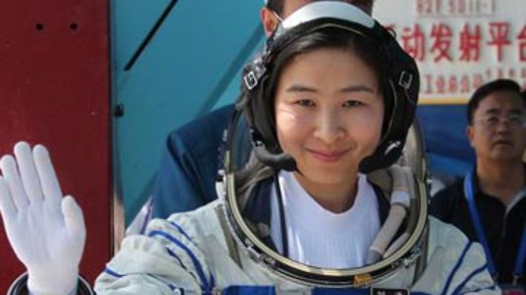 Китай впервые отправит в космос женщину