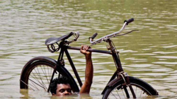 В Индии наводнение унесло жизни 77 человек