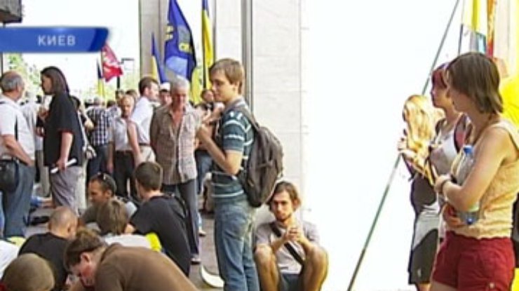 Оппозиция приготовилась распустить митинг возле Украинского дома - СМИ