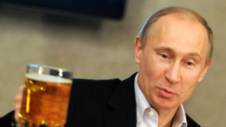 Путин запретил рекламу алкоголя в интернете и газетах