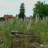 В Венгрии вандалы осквернили кладбище в Капошваре