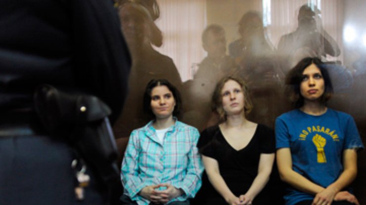 Московская полиция отпустила последнюю из задержанных по Pussy Riot