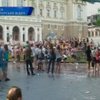 Участники флешмоба в Одессе повредили городской фонтан