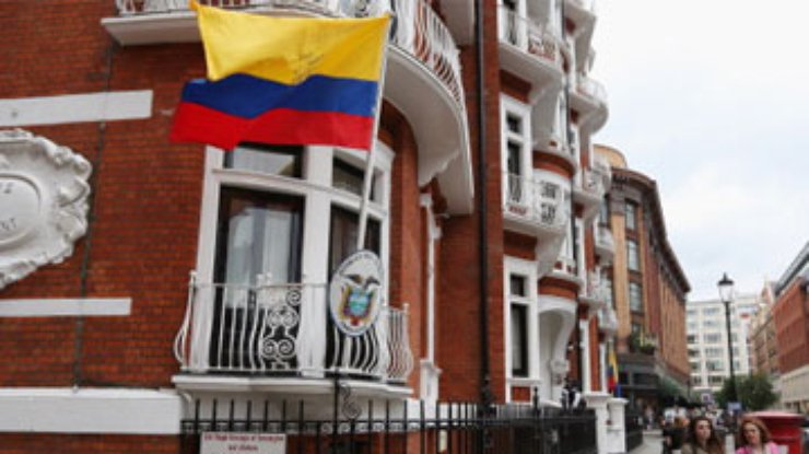 Британия не будет ловить Ассанжа в посольстве Эквадора