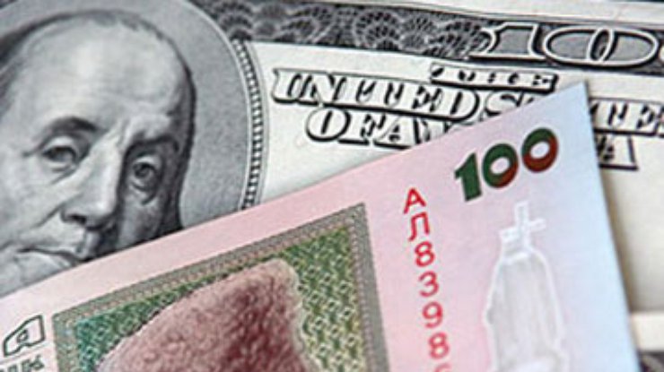 В обменниках Украины за доллар просят уже 8,28 гривен