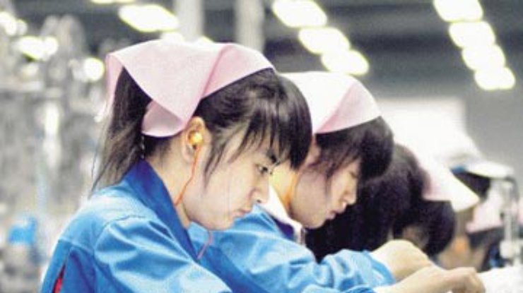 Китайцы собирают iPhone 5 по ночам в нечеловеческих условиях