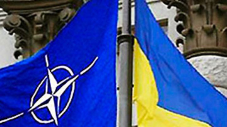 Большинство украинцев против вступления в НАТО,- опрос