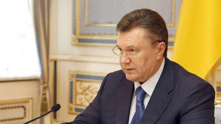 Янукович предлагает подумать, сажать ли за пропаганду гомосексуализма