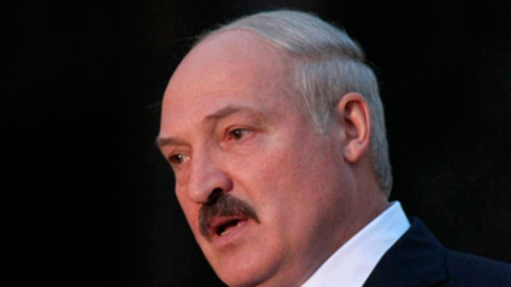 Лукашенко назвал себя посредником между США и Хусейном