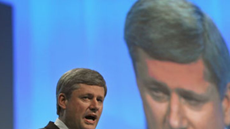 Канадский премьер призвал Януковича прекратить преследования